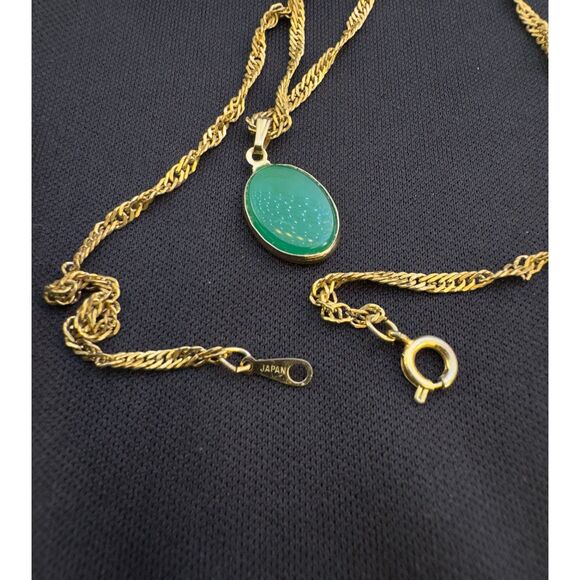 Vintage Japan Antiqued Goldtone Green Necklace - Picture 2 of 4